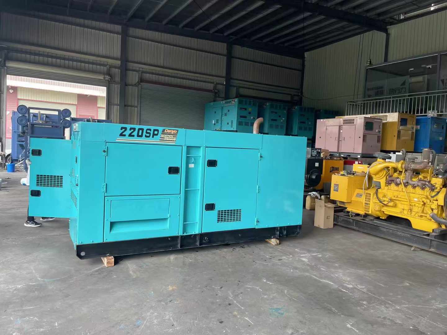 凤泉柴油发电机组长期不间断运行时,如何监控其温度和压力?